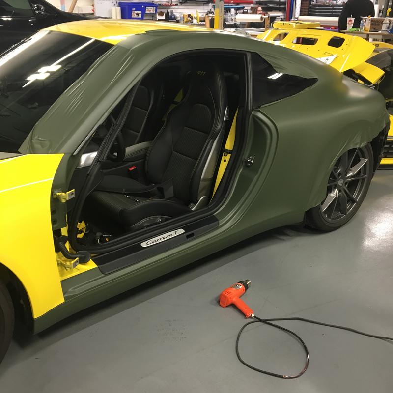 Porsche 911 — Gold Stripe Livery